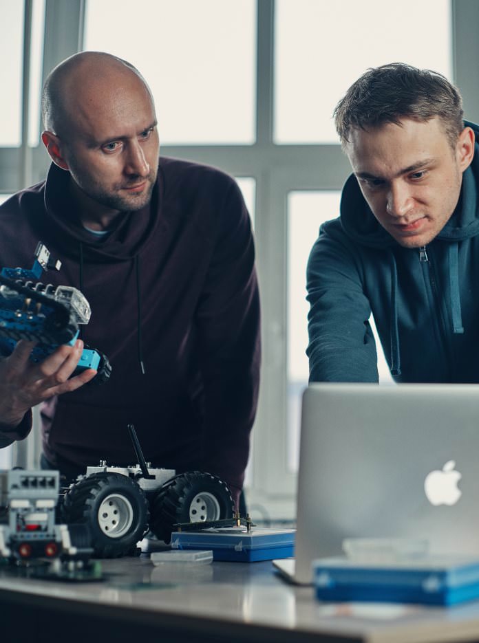 Our team is building autonomous robotic systems with haptics, pattern and face recognition, situational awareness, and navigation using sophisticated technologies such as artificial intelligence and computer vision.